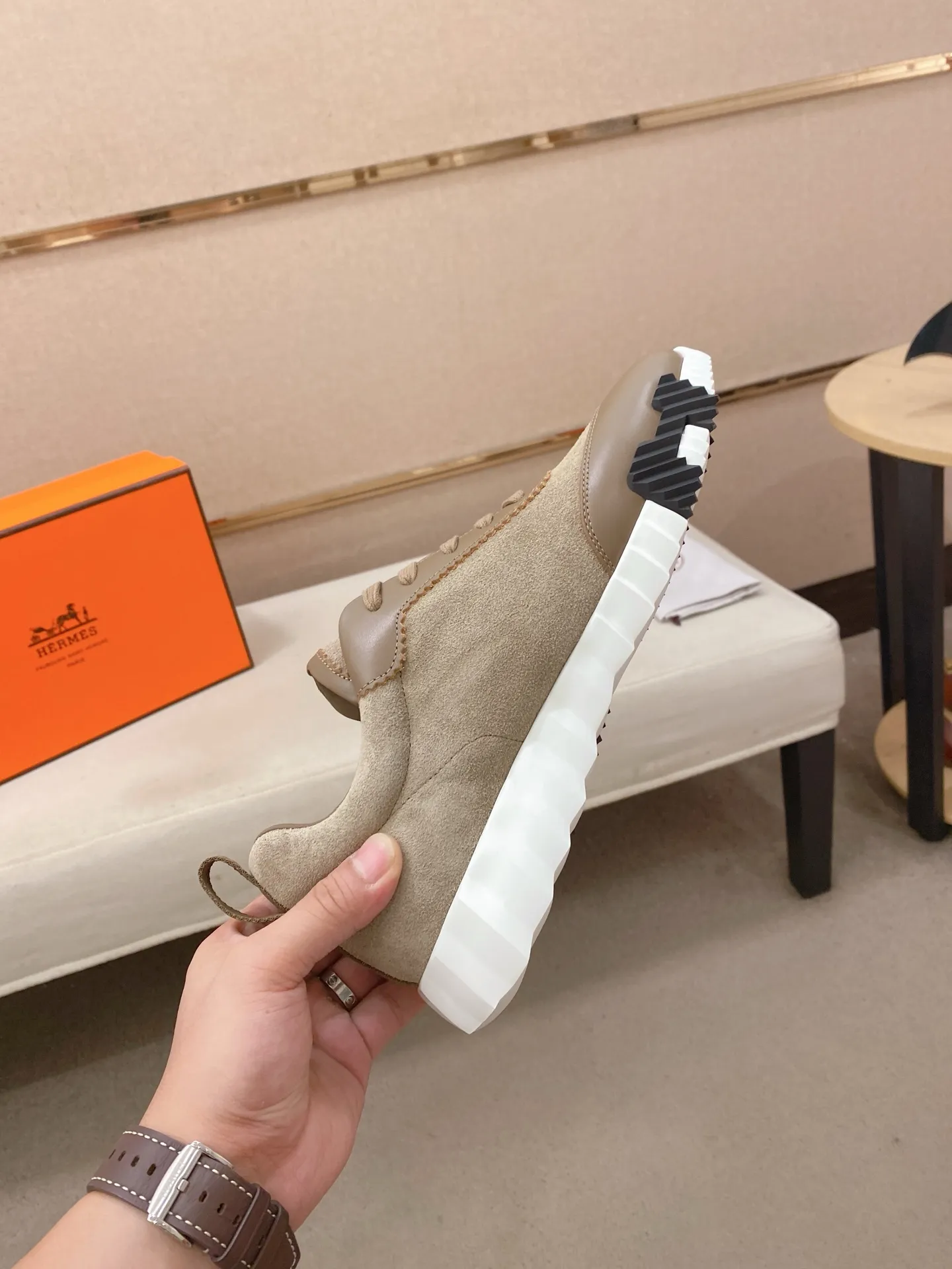 Men's clothing and shoes💰: 640💰《HERMES》【Classic Original Version】Hermès; Top 🔝 Purchasing Agency 🔍🔍Men's latest 🇺🇸 counters are on sale simultaneously, original imported from Italy ▲▲First-layer cowhide with suede cowhide ▲▲ (high-end and expensive Qi·Grade) Exquisite workmanship (Italian 🇮🇹Imported water-dyed 🐂cowhide lining) Sole: Original sole provided by the original factory, ⚠️Exclusive double-layer activity·TPR·Rubber·Combined molded outsole; Super·comfortable·wear-resistant·non-slip·environmental protection The real thing is more beautiful if you take the real thing (high quality, follow the order), you can enter and exit the counter at will * Code number: 39·40·41·42·43·44# (can be customized 38.45.46.)